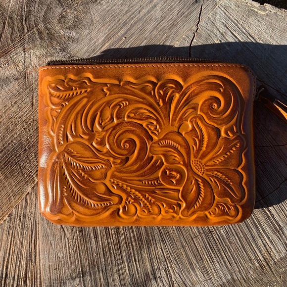 Patricia Nash 100% genuine leather clutch wristlet - Picture 5 of 8